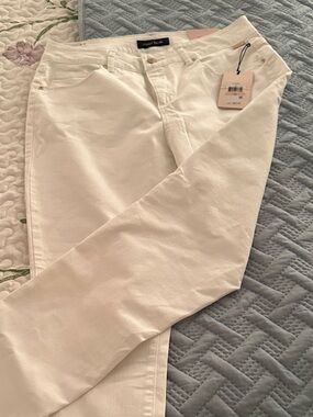 Ivanka Trump white jeans NWT